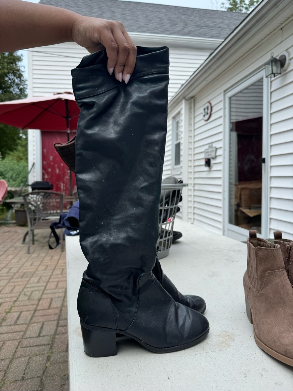 Black Over-the-Knee Women's Boots - Classic Chic
